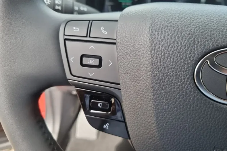 Toyota C-HR din 2024 cu 10.500 km - oferta TOY203530 - foto 24