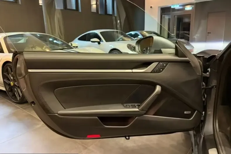 Porsche 992 din 2025 cu 14.900 km - oferta POR203532 - foto 13