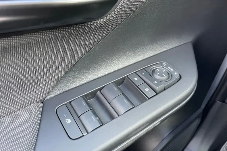 Toyota C-HR din 2025 cu 5.616 km - oferta TOY203535 - foto 19