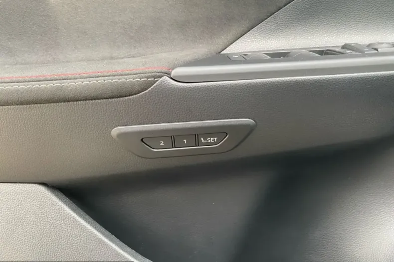 Toyota C-HR din 2024 cu 7.834 km - oferta TOY203536 - foto 24