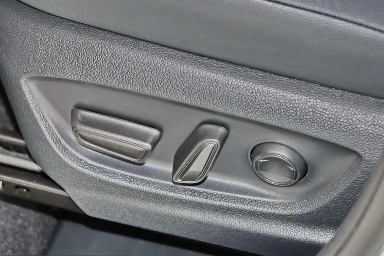 Toyota C-HR din 2023 cu 34.900 km - oferta TOY203537 - foto 13