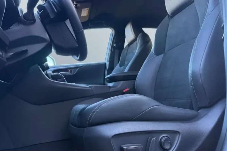 Toyota RAV4 din 2023 cu 42.852 km - oferta TOY203541 - foto 9