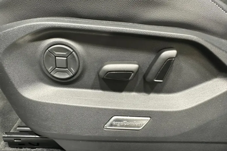 Volkswagen Touareg din 2021 cu 80.760 km - oferta VOL203546 - foto 5