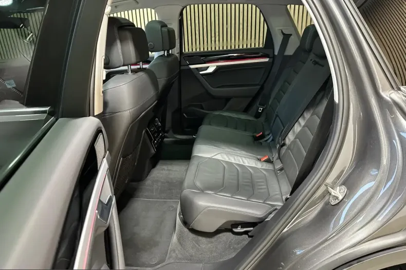 Volkswagen Touareg din 2021 cu 80.760 km - oferta VOL203546 - foto 20