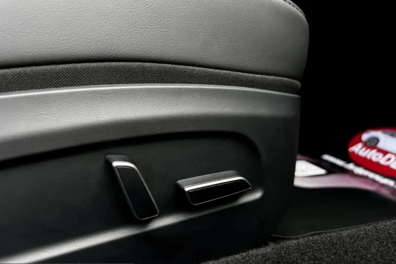 Tesla Model 3 din 2025 cu 6.770 km - oferta TES203547 - foto 13