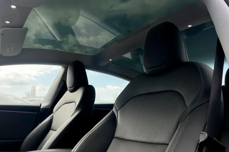 Tesla Model 3 din 2025 cu 6.770 km - oferta TES203547 - foto 14