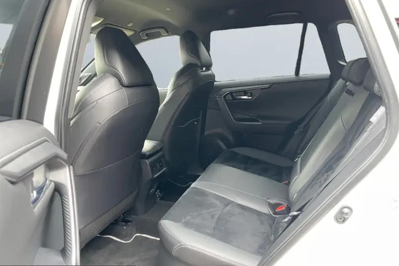 Toyota RAV4 din 2025 cu 4.587 km - oferta TOY203553 - foto 9