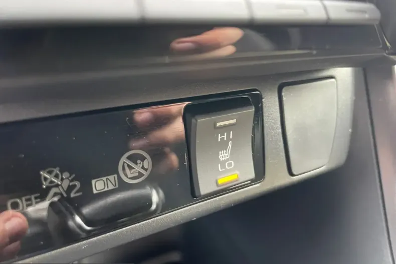 Toyota RAV4 din 2025 cu 4.587 km - oferta TOY203553 - foto 17