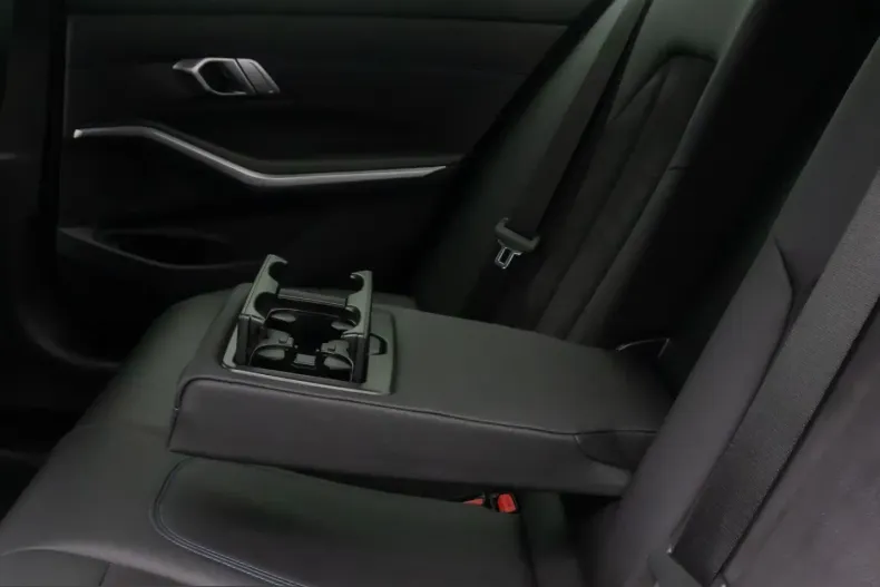 BMW 320 (Seria 3) din 2022 cu 36.665 km - oferta BMW203556 - foto 28