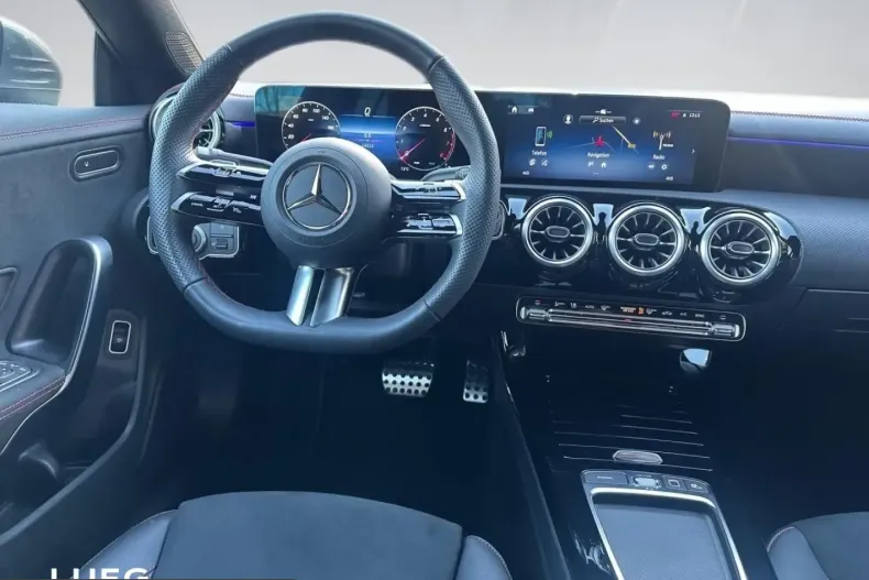 Mercedes-Benz CLA 200 (Clasa CLA) din 2024 cu 14.307 km - oferta MER203576 - foto 11