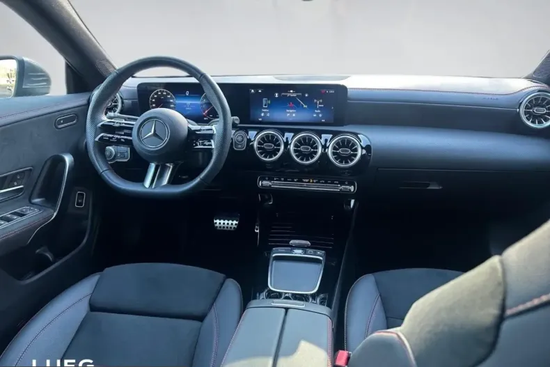 Mercedes-Benz CLA 200 (Clasa CLA) din 2024 cu 14.307 km - oferta MER203576 - foto 12