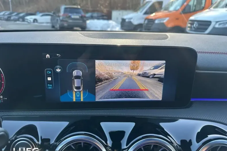 Mercedes-Benz CLA 200 (Clasa CLA) din 2024 cu 14.307 km - oferta MER203576 - foto 19