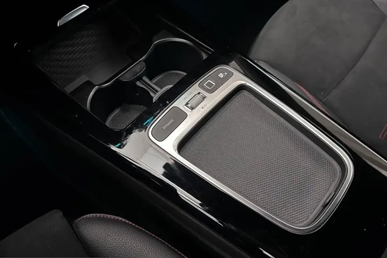 Mercedes-Benz CLA 200 (Clasa CLA) din 2024 cu 15.800 km - oferta MER203578 - foto 9