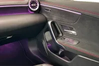 Mercedes-Benz CLA 200 (Clasa CLA) din 2024 cu 15.800 km - oferta MER203578 - foto 28