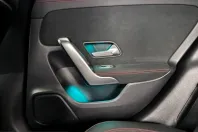 Mercedes-Benz CLA 200 (Clasa CLA) din 2024 cu 15.800 km - oferta MER203578 - foto 29