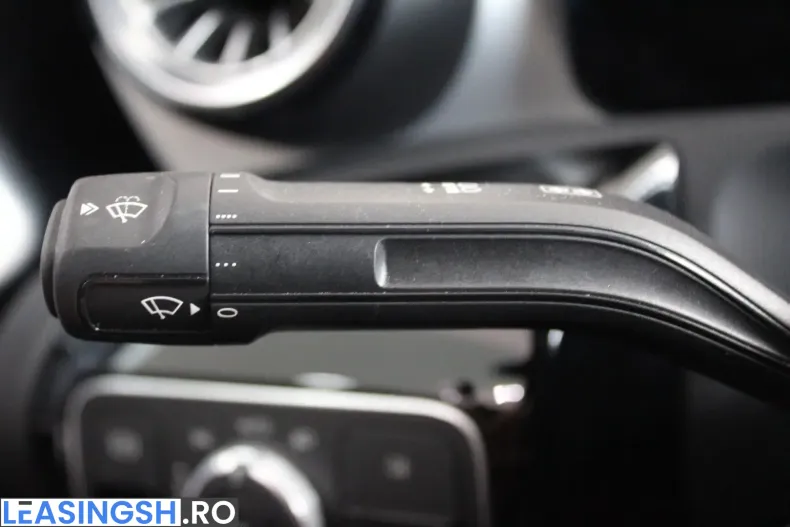 Mercedes-Benz CLA 200 (Clasa CLA) din 2025 cu 9.989 km - oferta MER203579 - foto 15