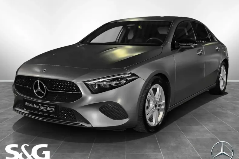 Mercedes-Benz A 220 (Clasa A) din 2023 cu 27.920 km - oferta MER203597 - foto 1