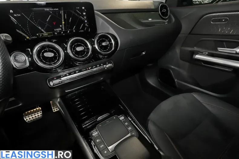 Mercedes-Benz GLA 250 (Clasa GLA) din 2023 cu 25.560 km - oferta MER203602 - foto 9