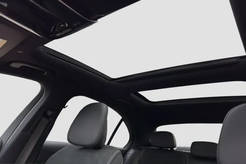 Mercedes-Benz C 300 (Clasa C) din 2023 cu 40.590 km - oferta MER203611 - foto 16