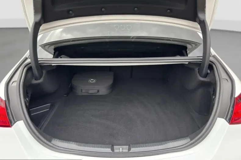 Mercedes-Benz C 300 (Clasa C) din 2023 cu 40.590 km - oferta MER203611 - foto 19