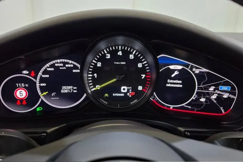 Porsche Panamera din 2023 cu 25.386 km - oferta POR203612 - foto 18