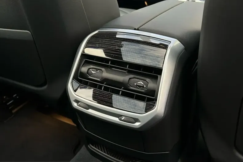 BMW 740 (Seria 7) din 2025 cu 14.049 km - oferta BMW203623 - foto 11