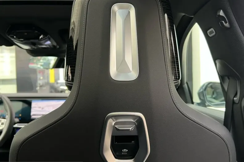 BMW 740 (Seria 7) din 2025 cu 14.049 km - oferta BMW203623 - foto 12