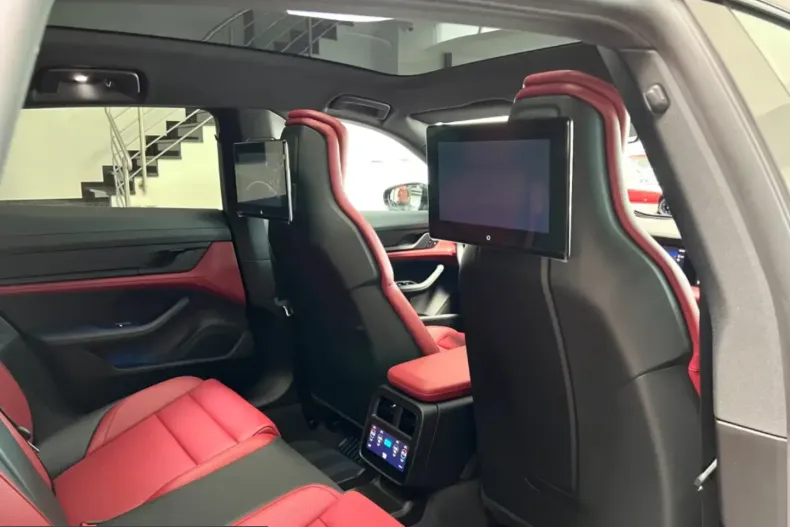 Porsche Taycan din 2026 cu 20 km - oferta POR203624 - foto 3