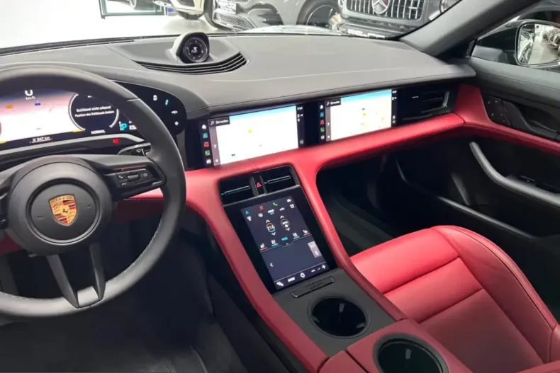 Porsche Taycan din 2026 cu 20 km - oferta POR203624 - foto 10