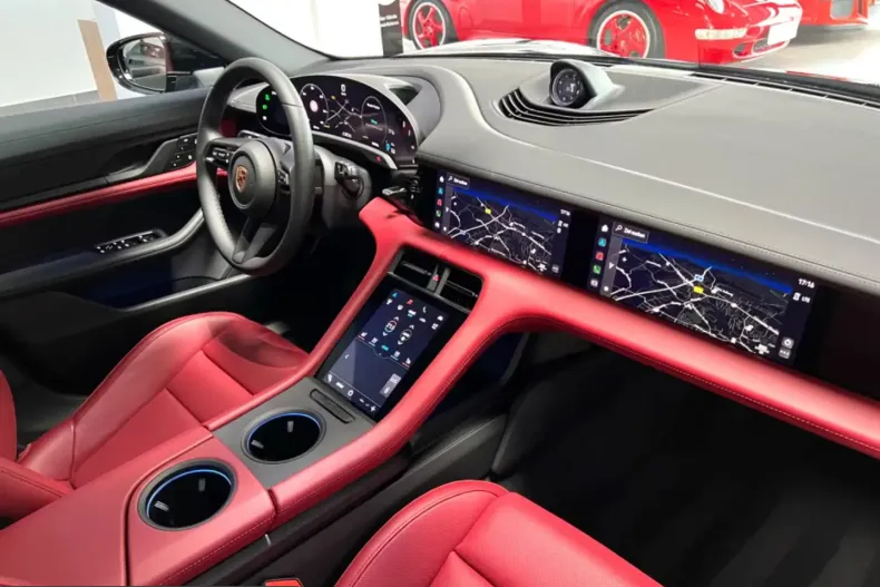 Porsche Taycan din 2026 cu 20 km - oferta POR203624 - foto 11