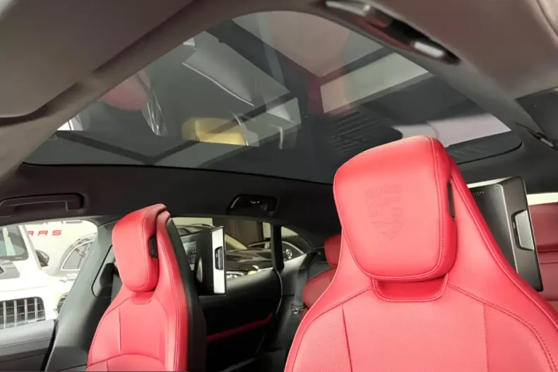 Porsche Taycan din 2026 cu 20 km - oferta POR203624 - foto 22