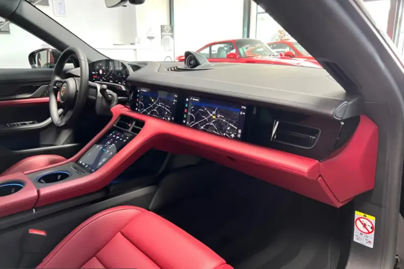 Porsche Taycan din 2026 cu 20 km - oferta POR203624 - foto 23