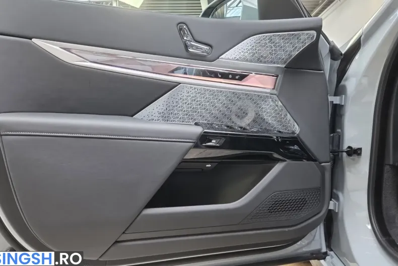 BMW 740 (Seria 7) din 2025 cu 5.950 km - oferta BMW203628 - foto 17