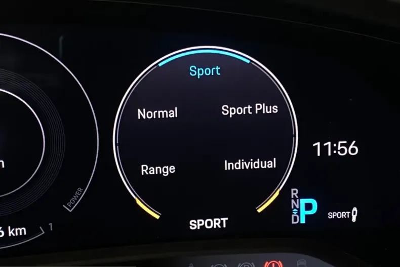 Porsche Taycan din 2023 cu 74.700 km - oferta POR203630 - foto 17