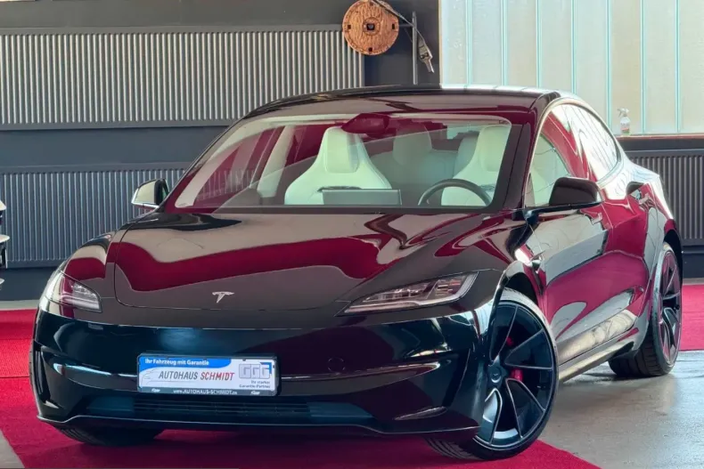 Tesla Model 3 din 2024 cu 36.700 km - oferta TES203639 - foto 1