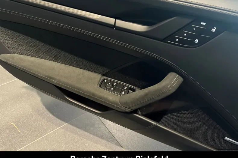 Porsche 992 din 2024 cu 2.396 km - oferta POR203661 - foto 24