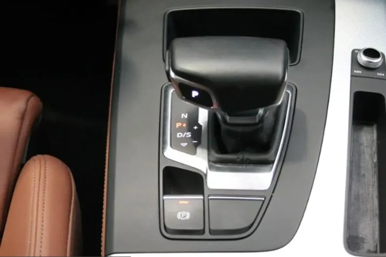 Audi Q5 din 2022 cu 48.480 km - oferta AUD203664 - foto 24