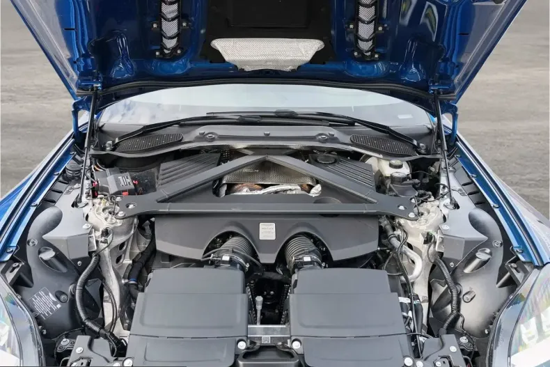 Aston Martin V8 Vantage din 2025 cu 12.810 km - oferta AST203666 - foto 17