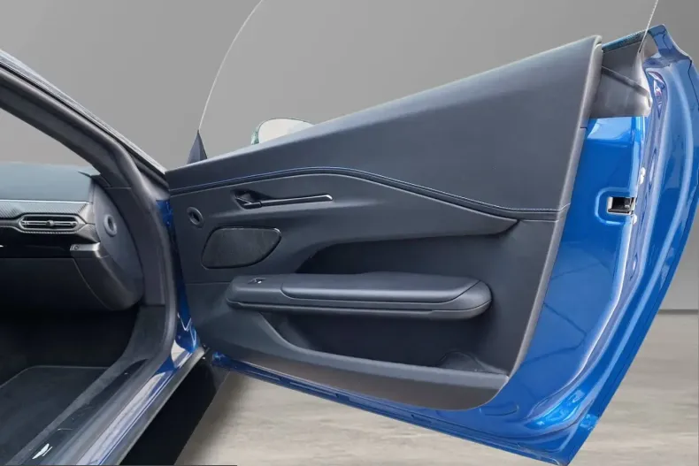 Aston Martin V8 Vantage din 2025 cu 12.810 km - oferta AST203666 - foto 26