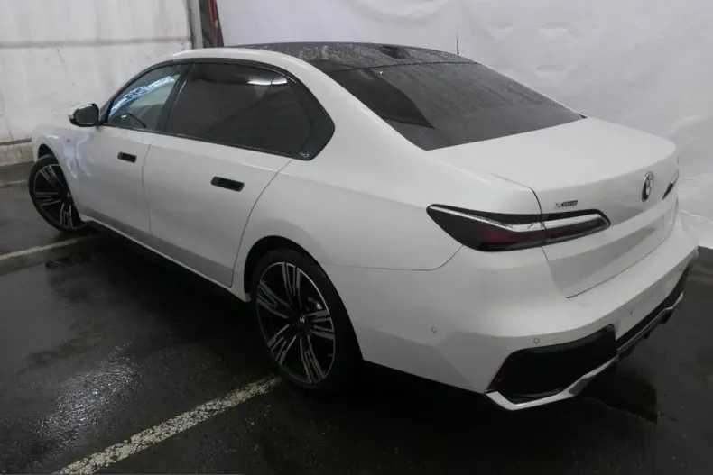 BMW 740 (Seria 7) din 2025 cu 19.799 km - oferta BMW203673 - foto 2