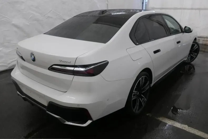 BMW 740 (Seria 7) din 2025 cu 19.799 km - oferta BMW203673 - foto 4