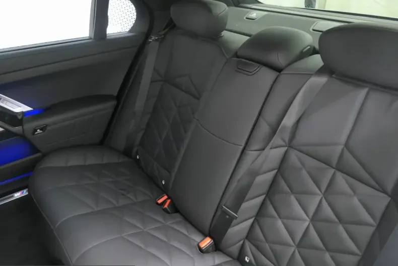 BMW 740 (Seria 7) din 2025 cu 19.799 km - oferta BMW203673 - foto 12