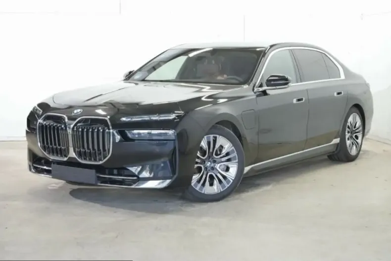 BMW 750 (Seria 7) din 2024 cu 11.500 km - oferta BMW203674 - foto 1