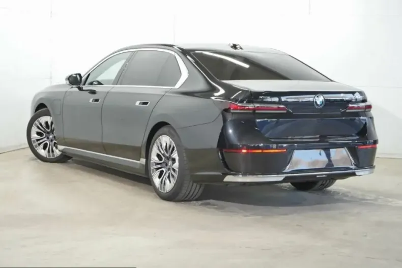 BMW 750 (Seria 7) din 2024 cu 11.500 km - oferta BMW203674 - foto 3