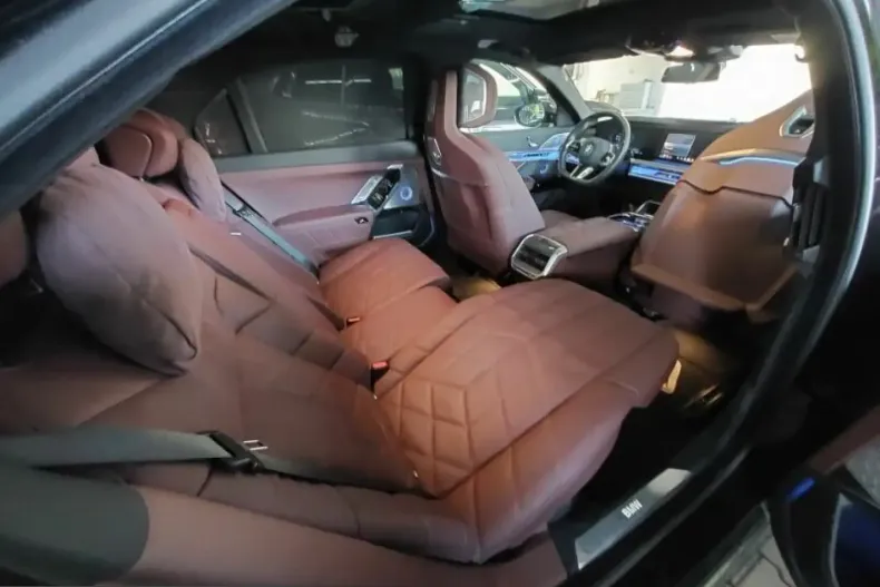 BMW 750 (Seria 7) din 2024 cu 11.500 km - oferta BMW203674 - foto 8