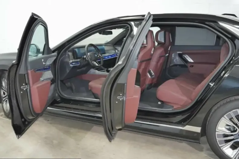 BMW 750 (Seria 7) din 2024 cu 11.500 km - oferta BMW203674 - foto 11