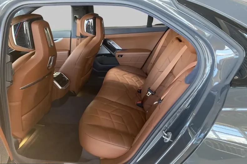 BMW 750 (Seria 7) din 2023 cu 65.948 km - oferta BMW203675 - foto 8