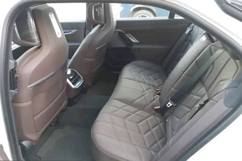 BMW 740 (Seria 7) din 2022 cu 95.894 km - oferta BMW203676 - foto 16