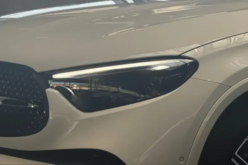 Mercedes-Benz GLC 300 (Clasa GLC) din 2024 cu 13.500 km - oferta MER203678 - foto 2