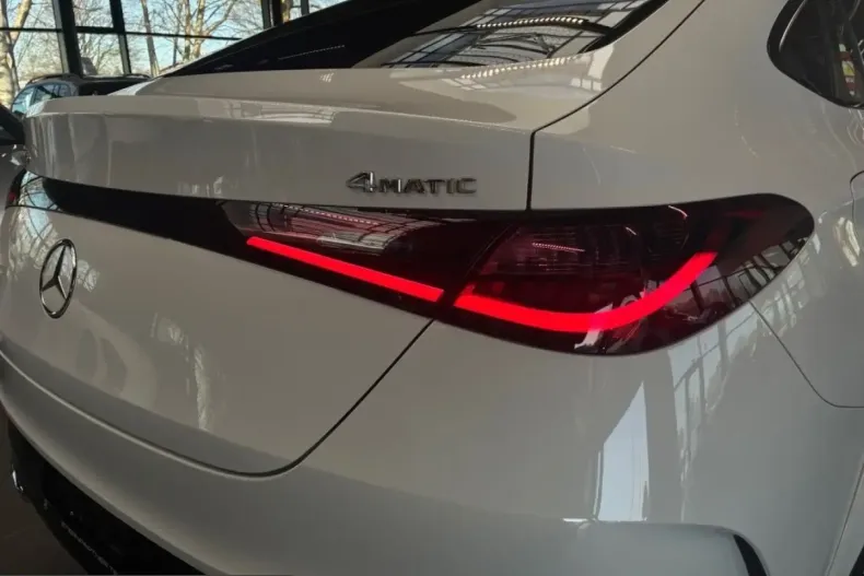 Mercedes-Benz GLC 300 (Clasa GLC) din 2024 cu 13.500 km - oferta MER203678 - foto 9